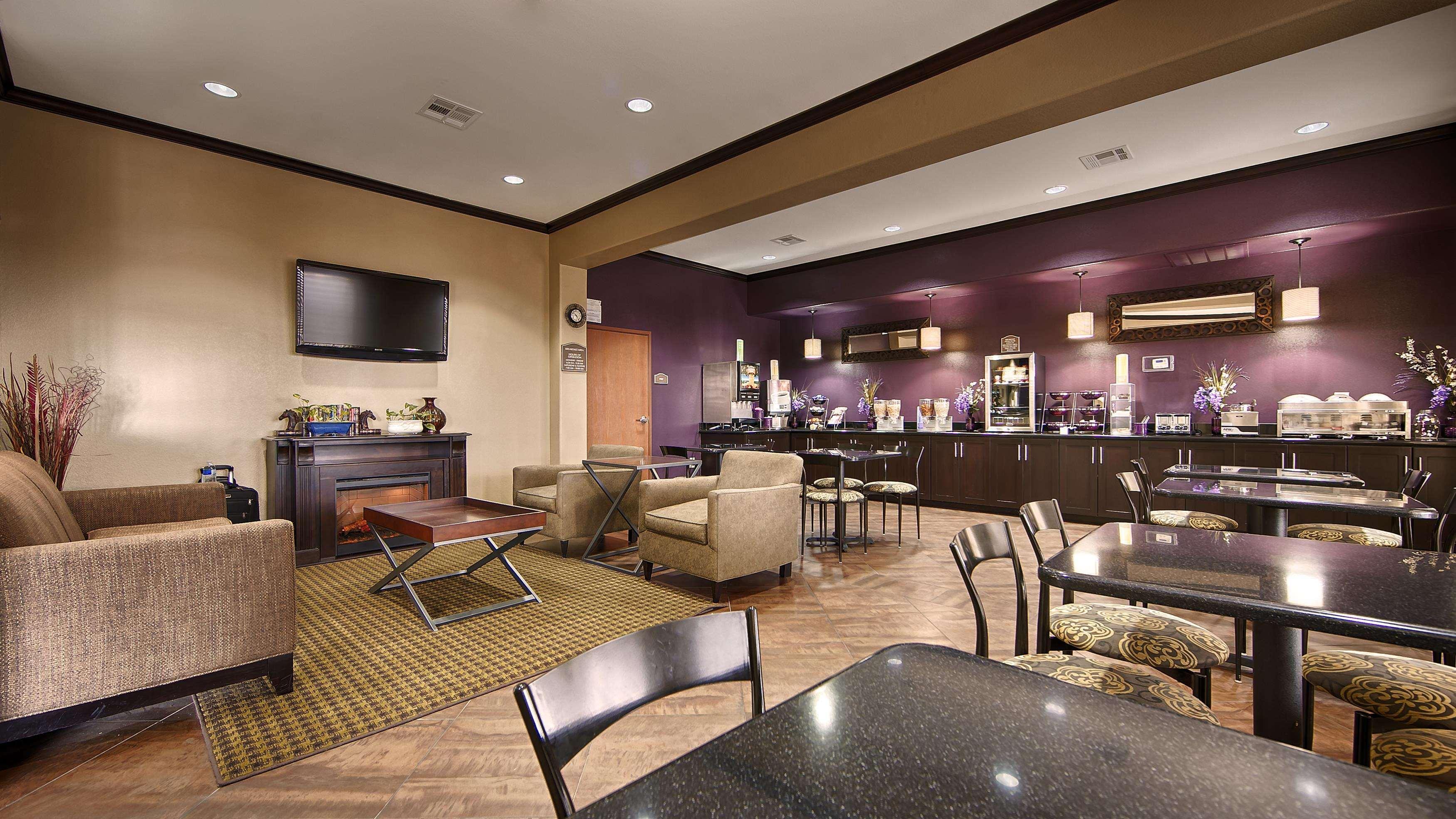 Best Western Giddings Inn & Suites Εξωτερικό φωτογραφία