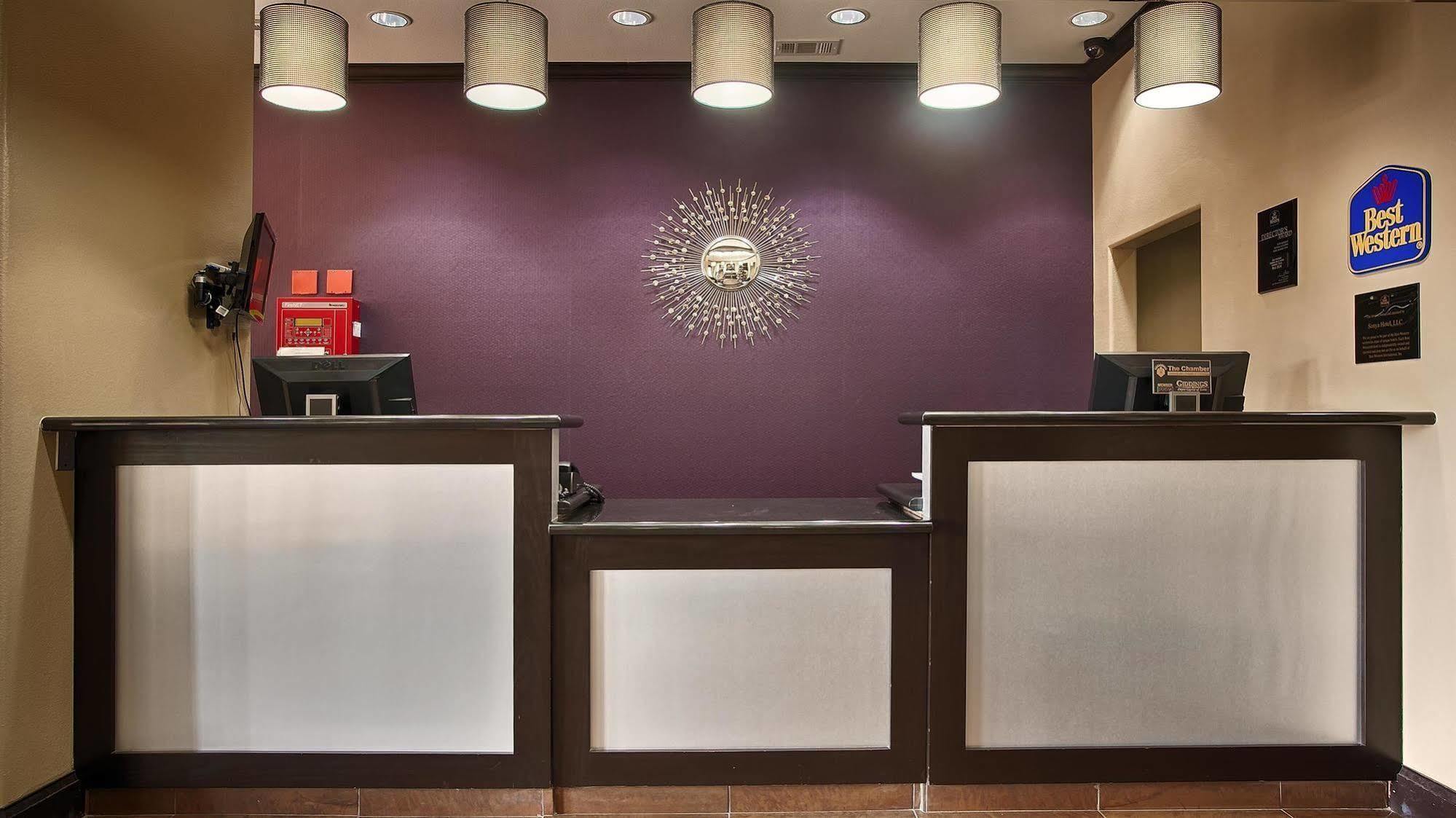 Best Western Giddings Inn & Suites Εξωτερικό φωτογραφία