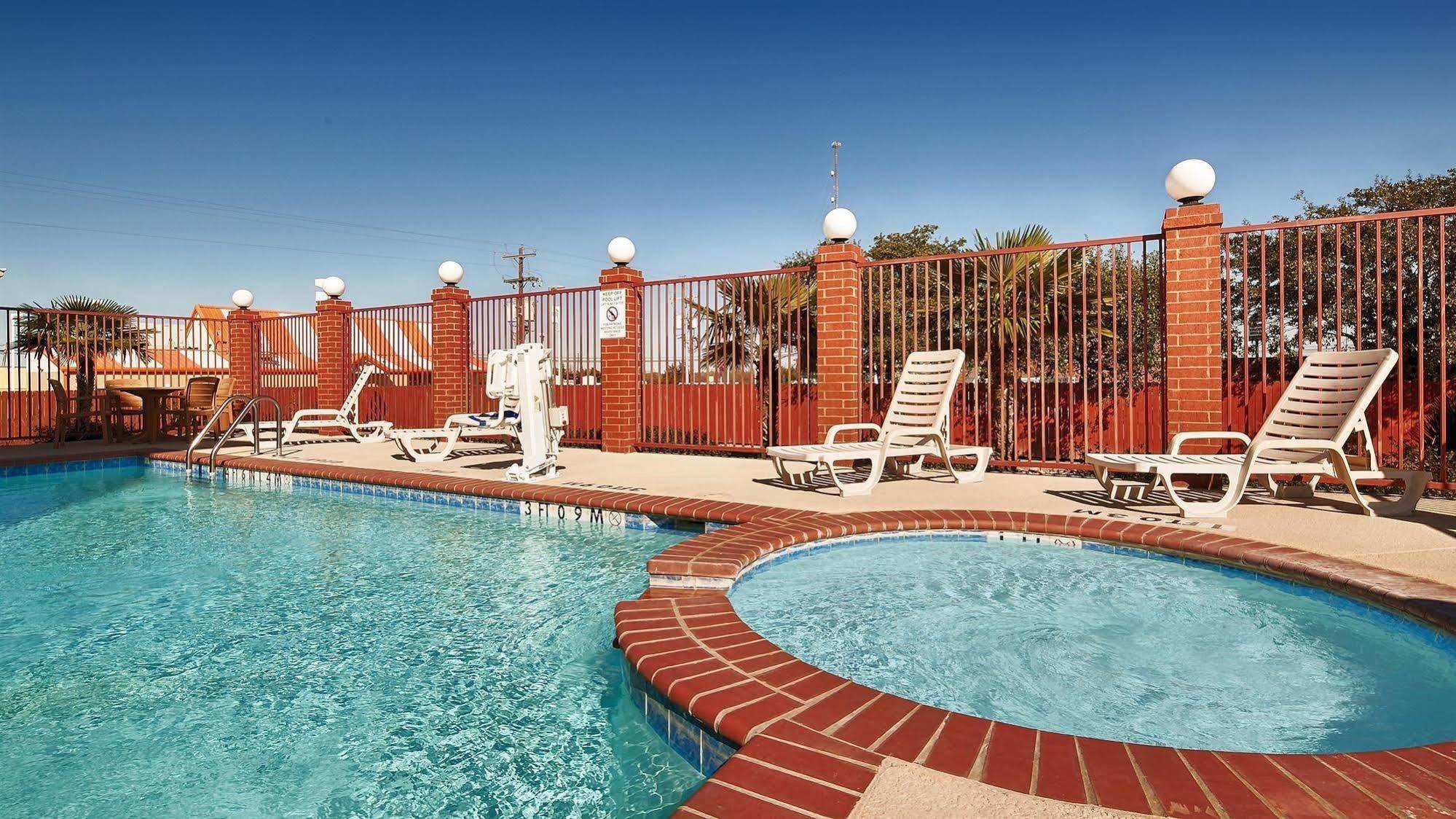 Best Western Giddings Inn & Suites Εξωτερικό φωτογραφία